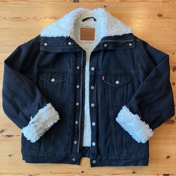 Levi’s Black Denim Sherpa Lined Oversized Jacket - Picture 1 of 3